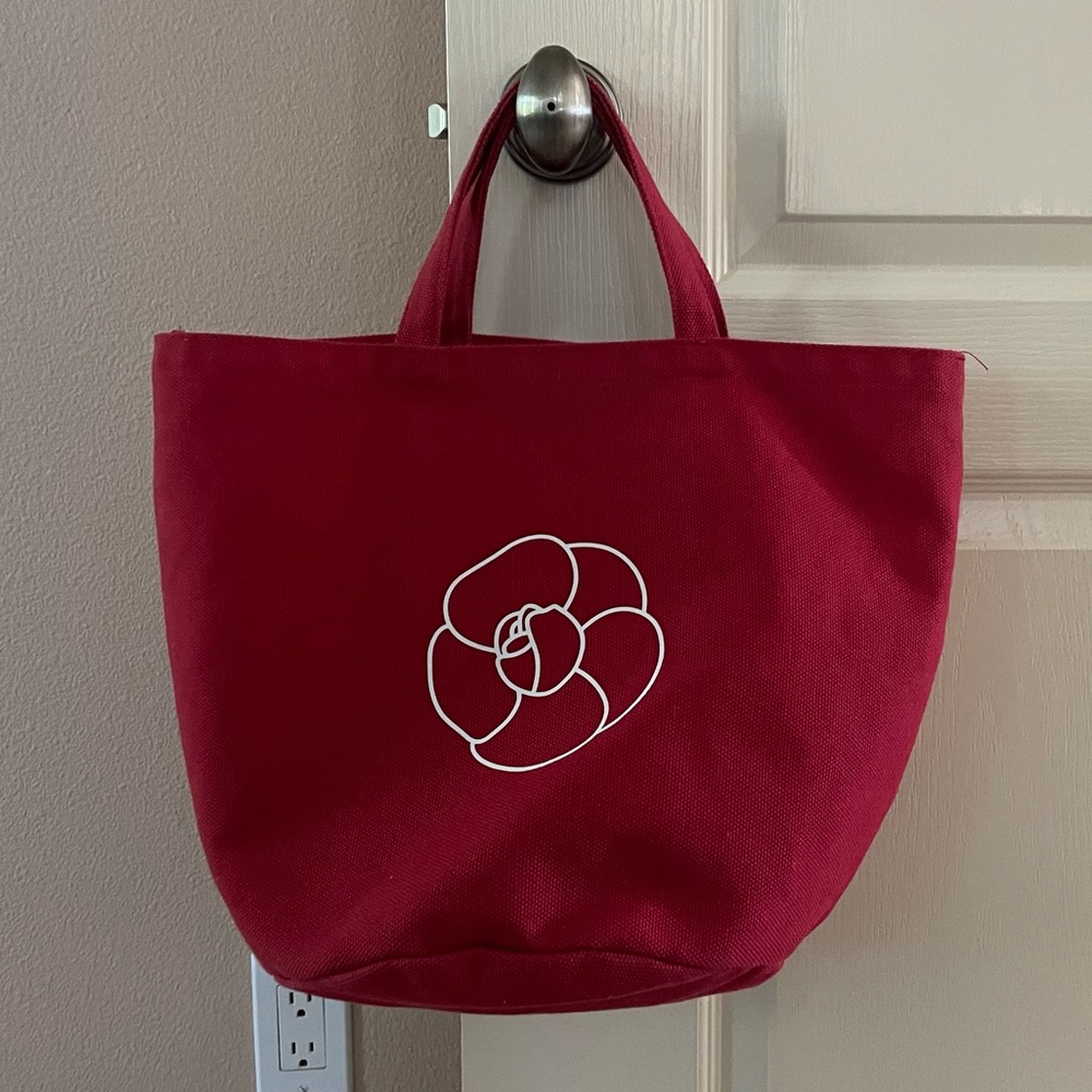 Chanel tote
